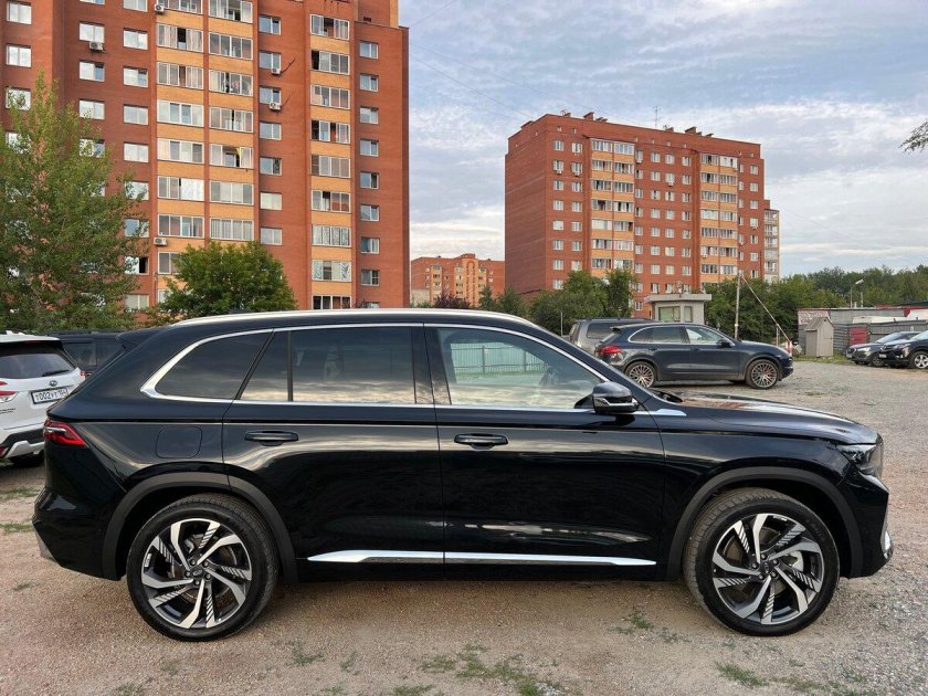 Чёрный Geely Monjaro 2.0 at (238 л.с.) 4wd