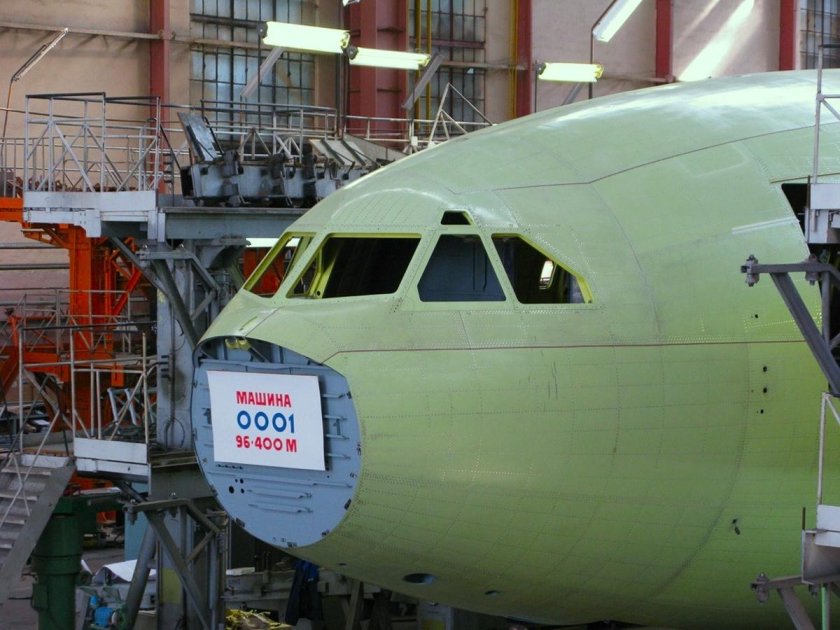 Ил-96-400м кабина