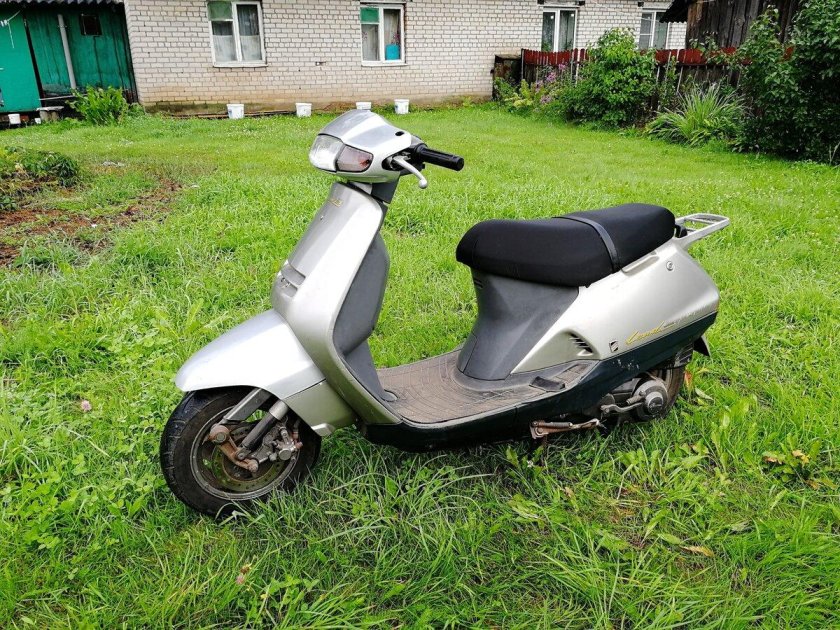 Скутер Honda lead 90