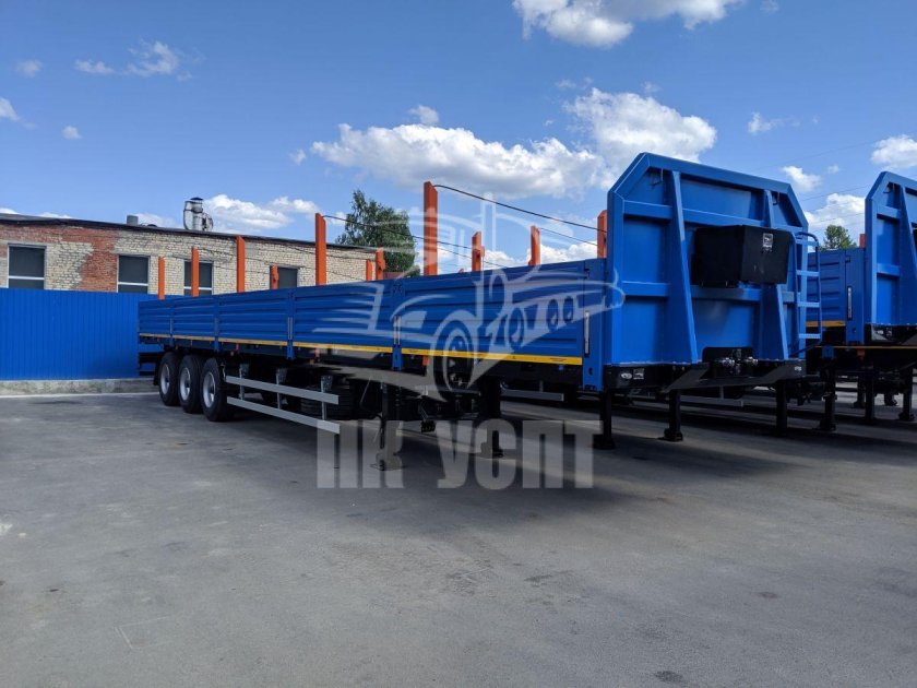 Трехосный полуприцеп бортовой с93901