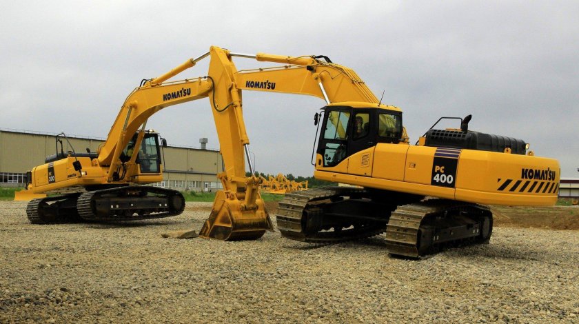 Komatsu 730