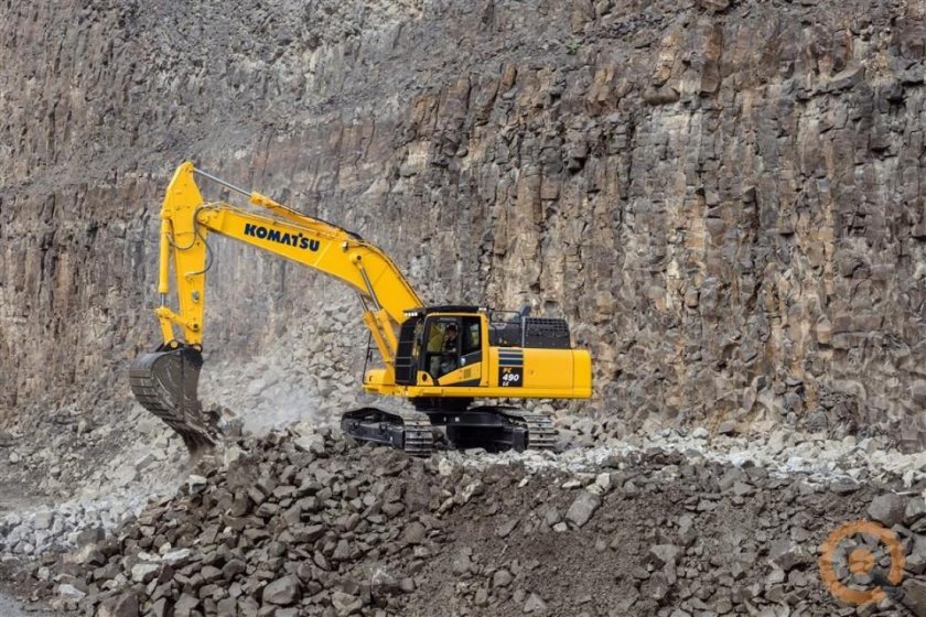 Экскаватор Комацу 490