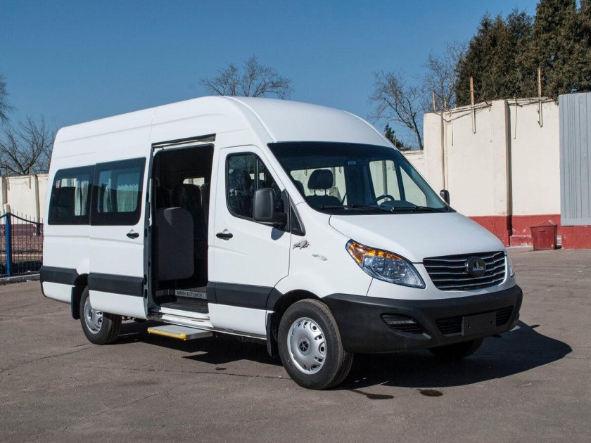 Микроавтобус МАЗ 281040