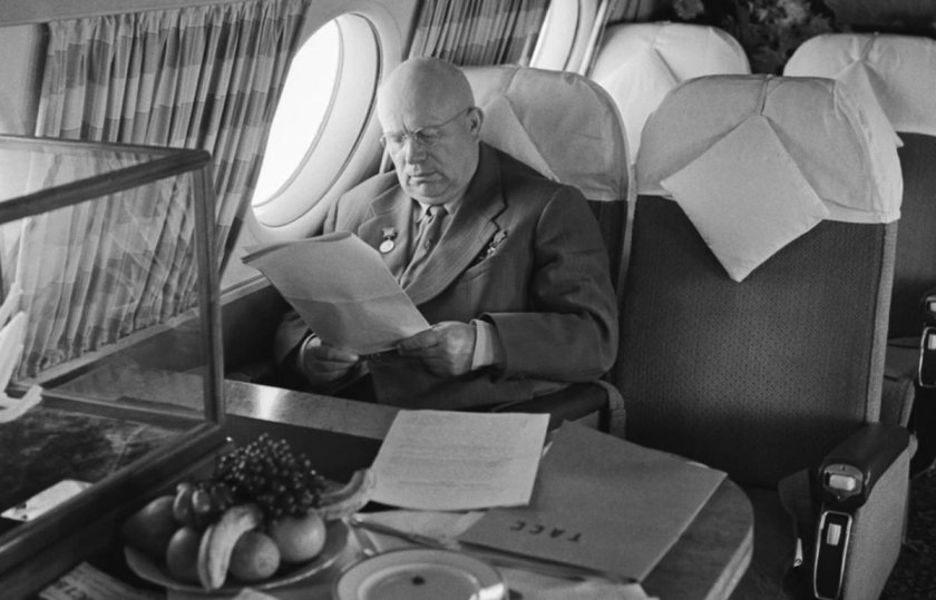 Никита Хрущев ту 104