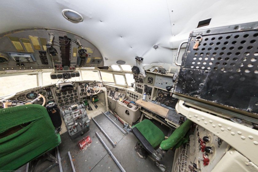 Ил 18 кабина