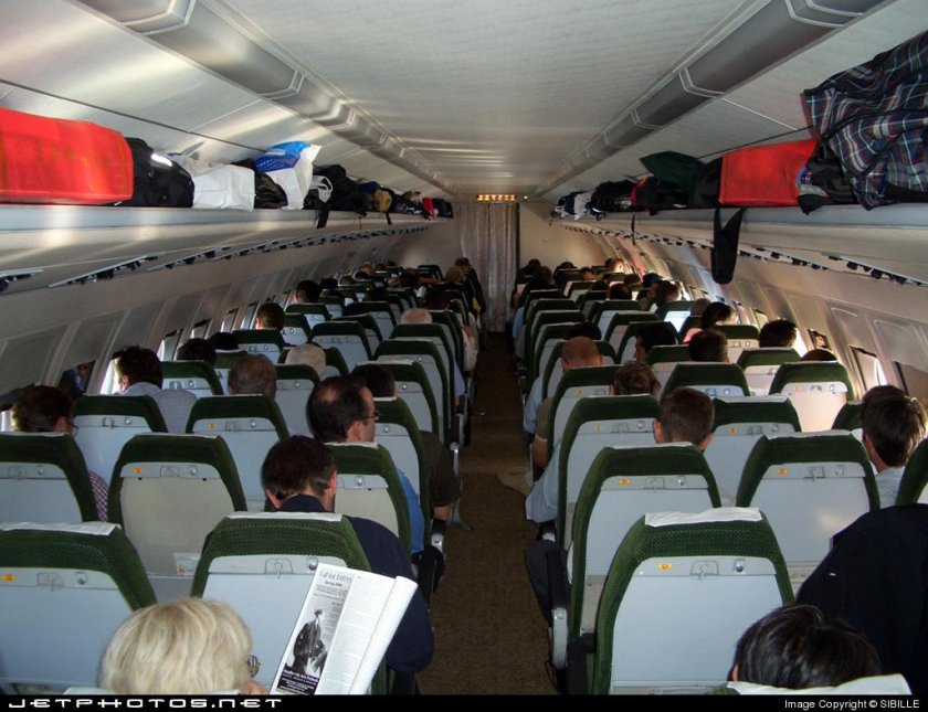 Ил-18 пассажирский самолёт салон