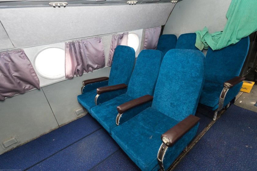 АН-28 пассажирский самолёт салон
