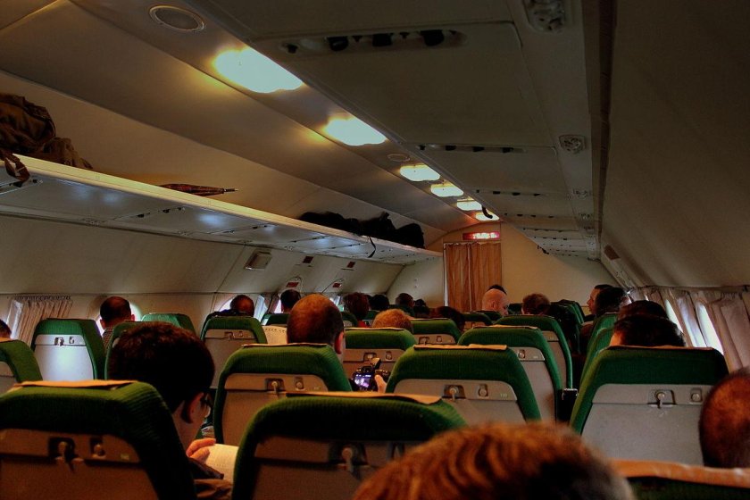 Ил-18 пассажирский салон