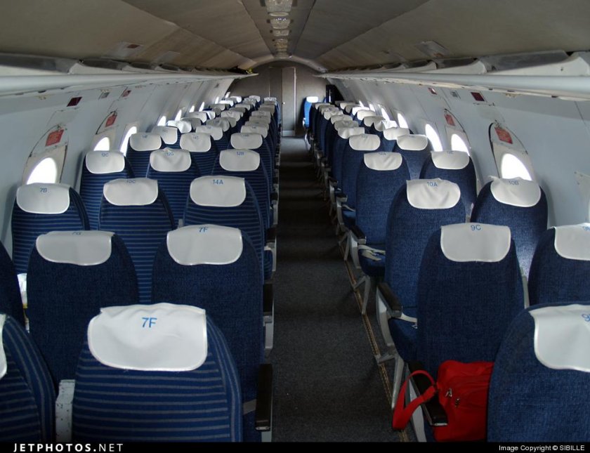 Ил-18 пассажирский самолёт салон