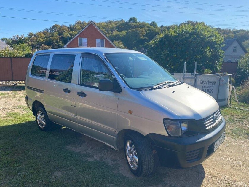 Тойота таун айс ноах 1997