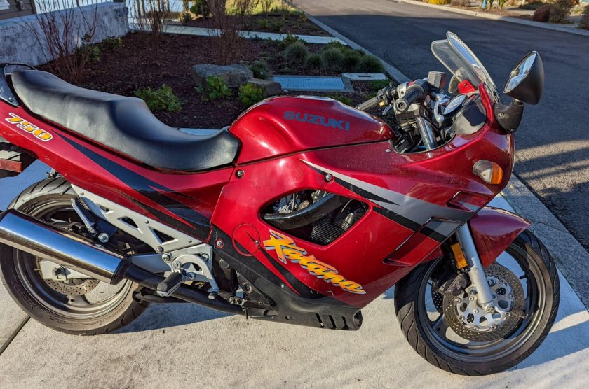 Suzuki gsx 750 f katana