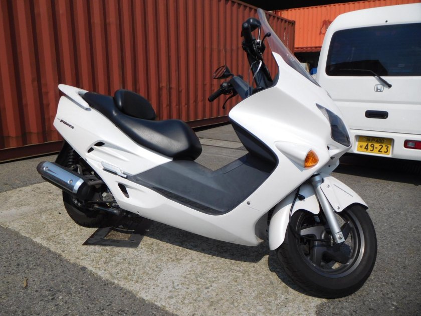Макси скутер Хонда