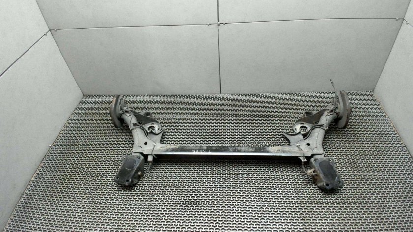 Задняя балка Шкода Рапид