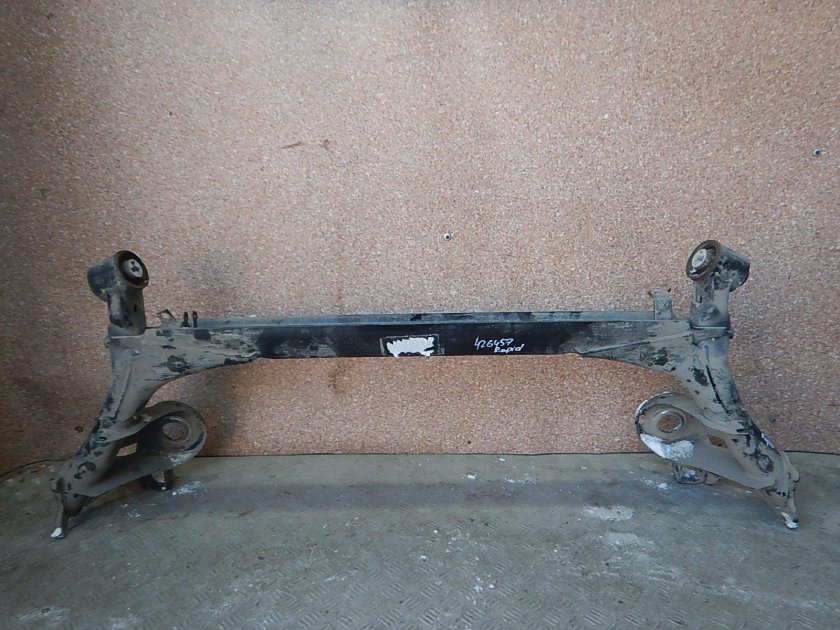 Балка Skoda Rapid