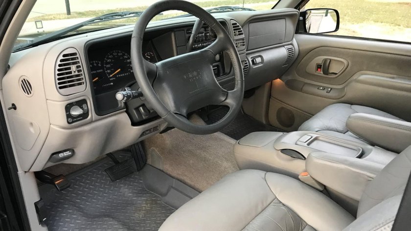 GMC Yukon 1998 салон