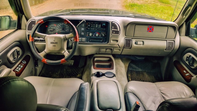 Yukon GMC Denali 1999 салон