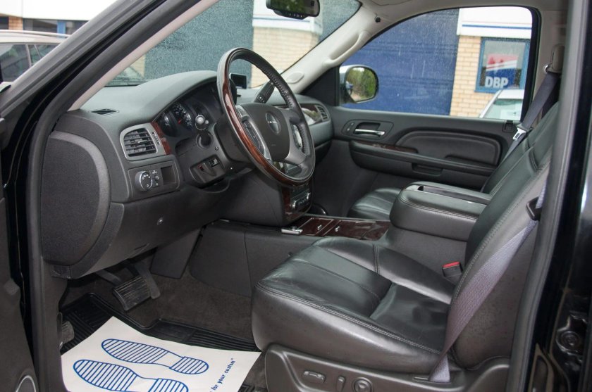 GMC Yukon 2004 салон