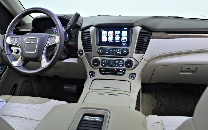 Chevrolet Tahoe 2018 салон