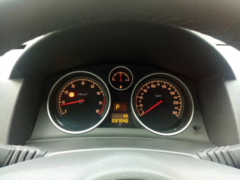 Приборная панель Opel Astra h
