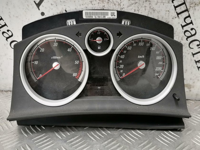 Цифровая приборная панель Opel Astra h