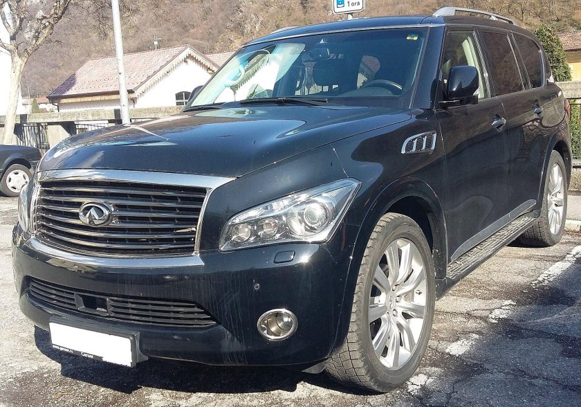 Infiniti q56