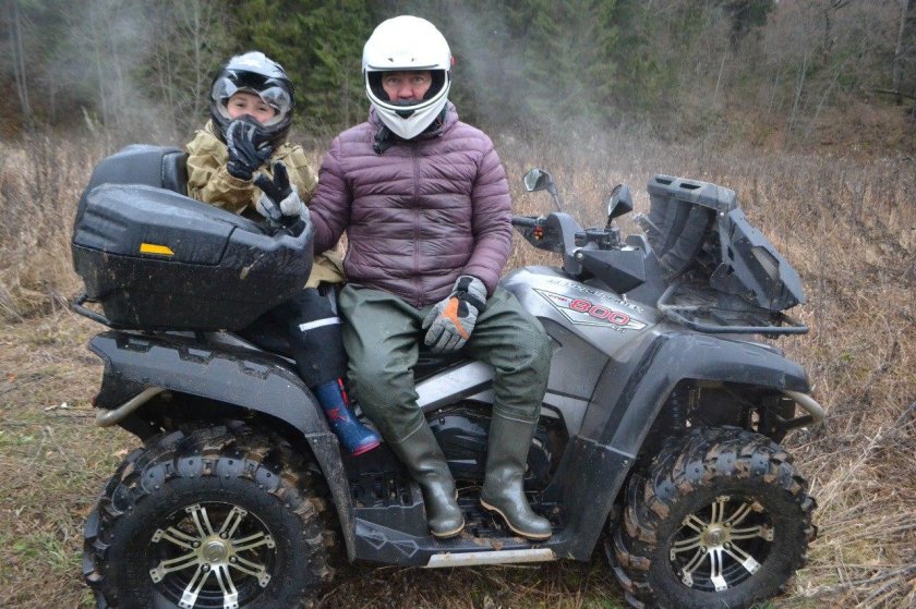 Девушка на квадроцикле