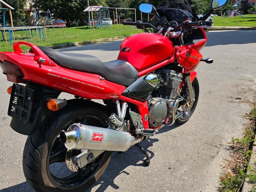 Сузуки бандит 250 красный