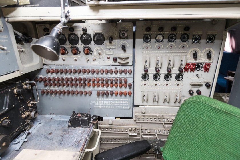 Ил-18 кабина пилотов