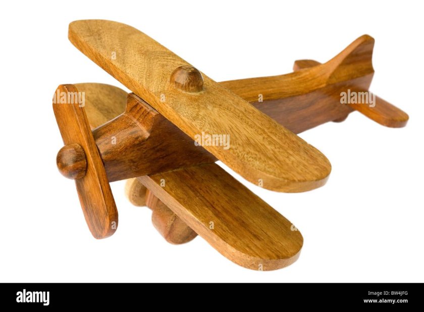 Деревянные игрушки на прозрачном фоне