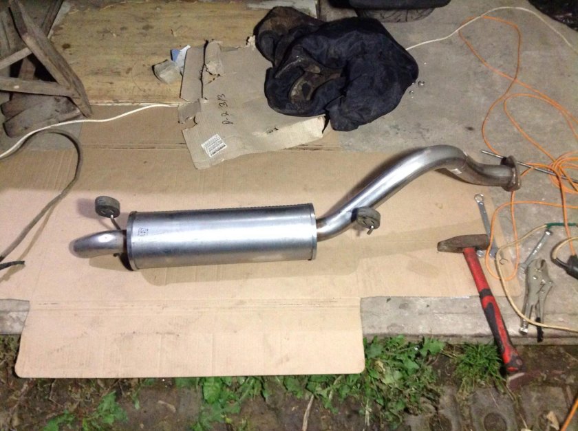 Патриот УАЗ 2017 выхлопная труба