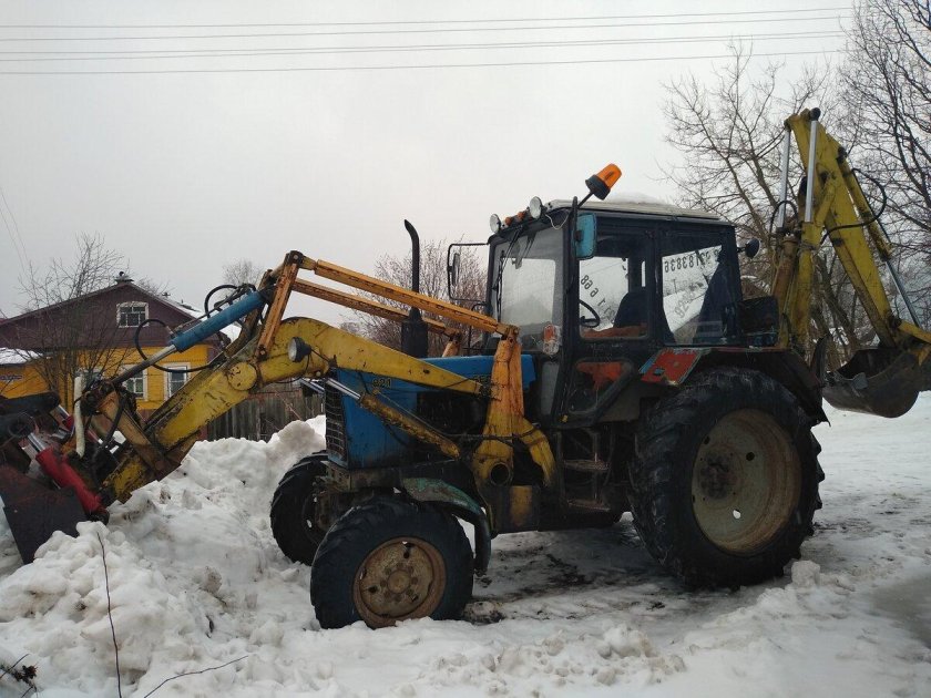 Трактор МТЗ 82 экскаватор погрузчик