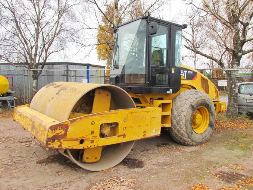 Каток Катерпиллер cs56