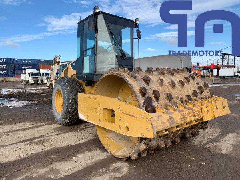 Виброкаток Caterpillar cs56