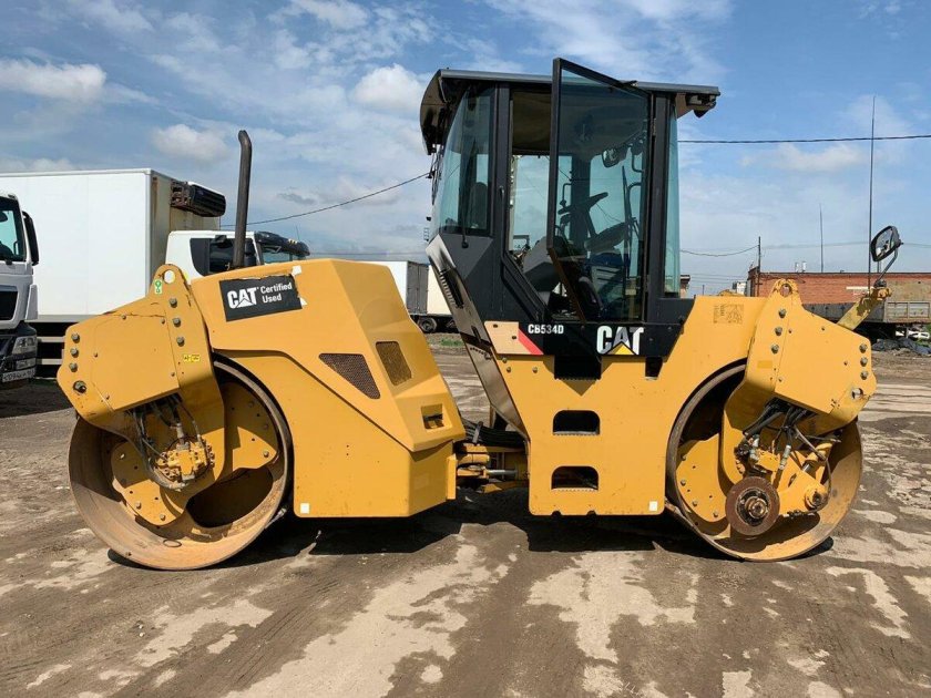 Каток Катерпиллер