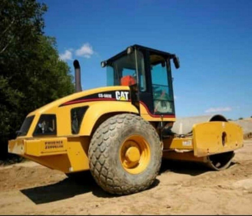 Грунтовый каток Катерпиллер