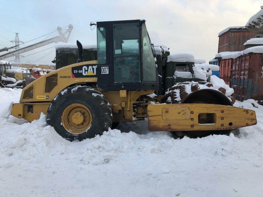 Виброкаток Caterpillar cs56