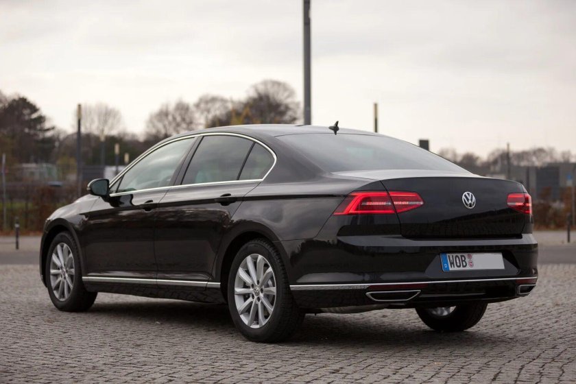 Фольксваген Пассат 2015 черный