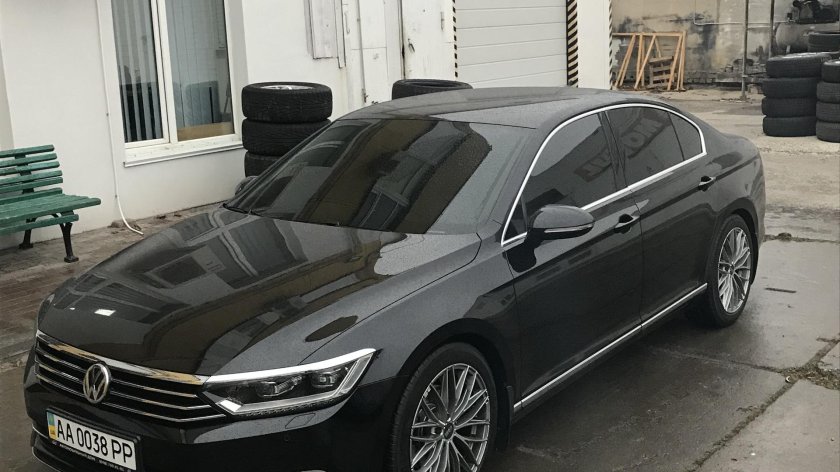 Фольксваген б8 черный