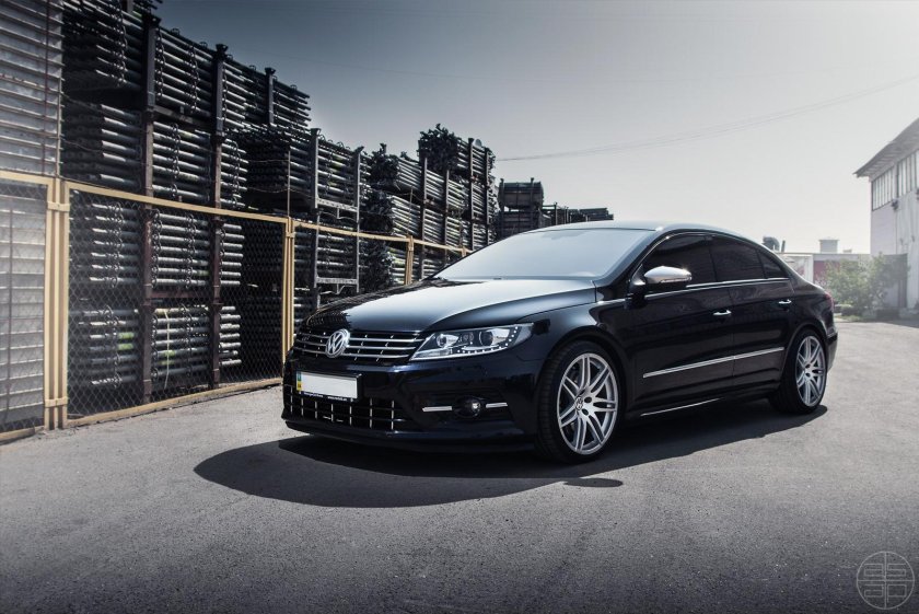 Фольксваген Пассат СС 2015 черный