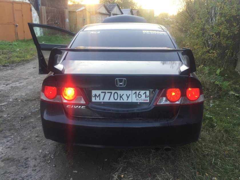Задние противотуманки Civic 4d