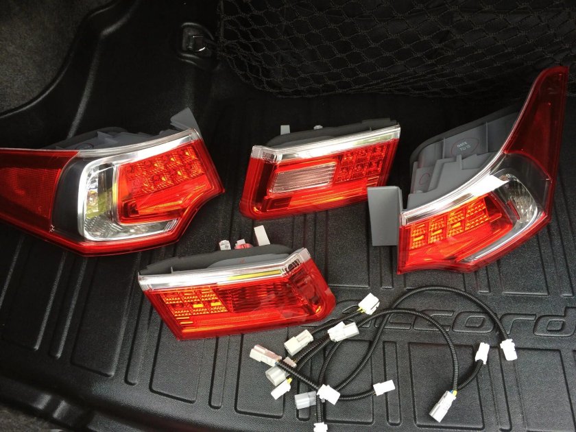 Honda Spirior задние фонари