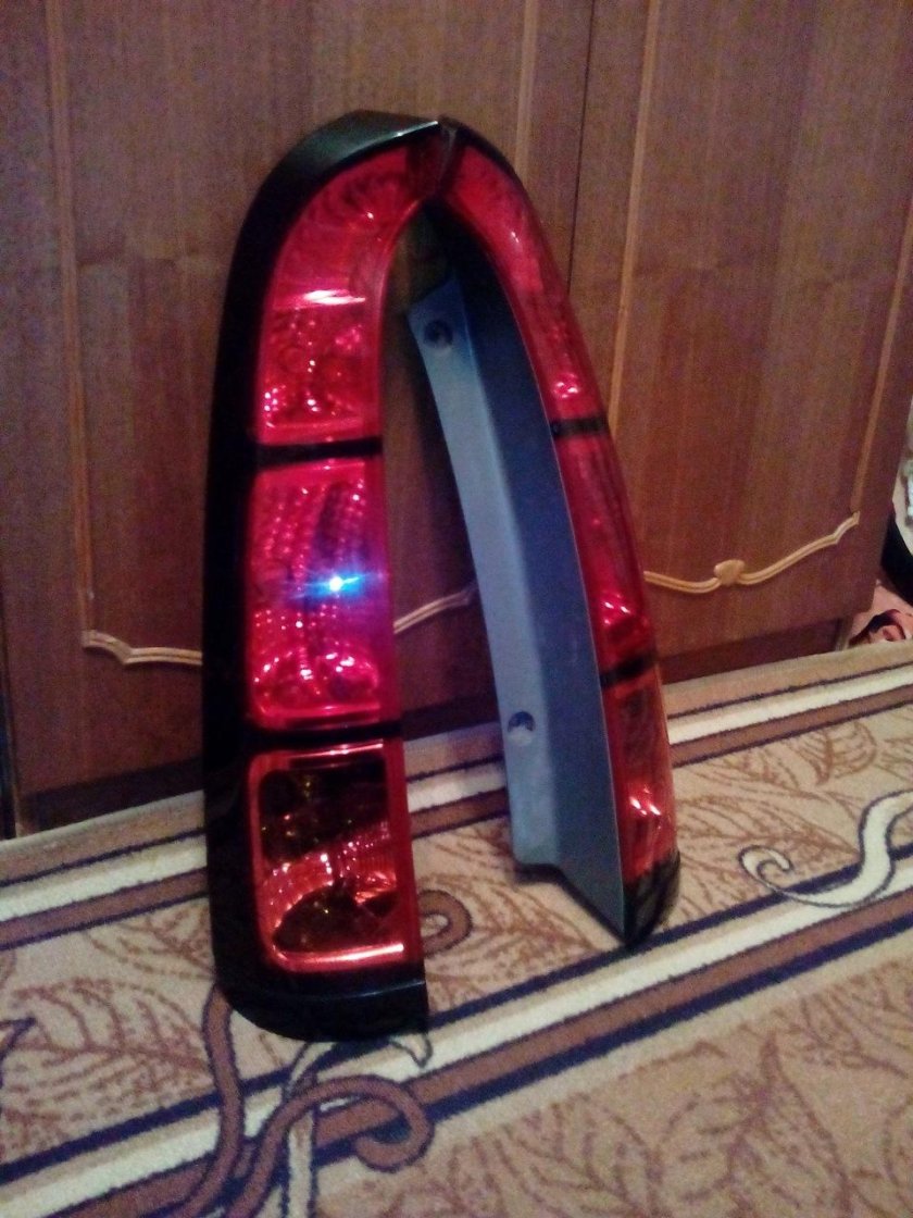 Задний фонарь Хонда стрим