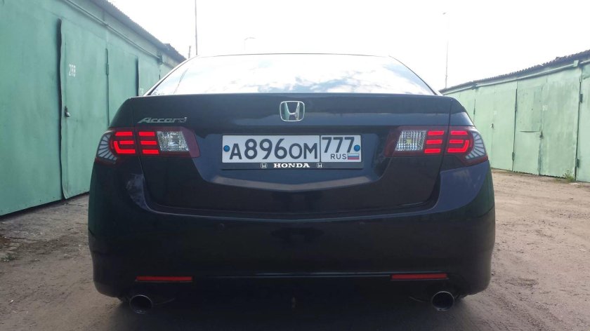 Honda Accord 8 сзади