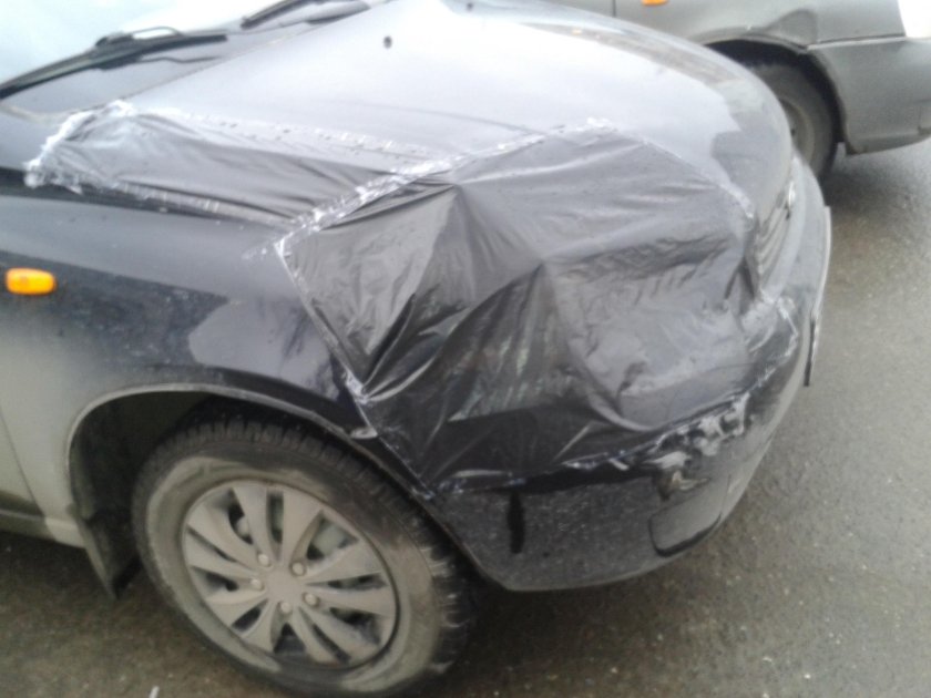 Заклеенная машина