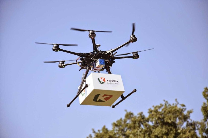Квадрокоптер доставщик