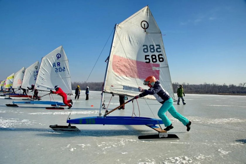 Парусный колесный буер