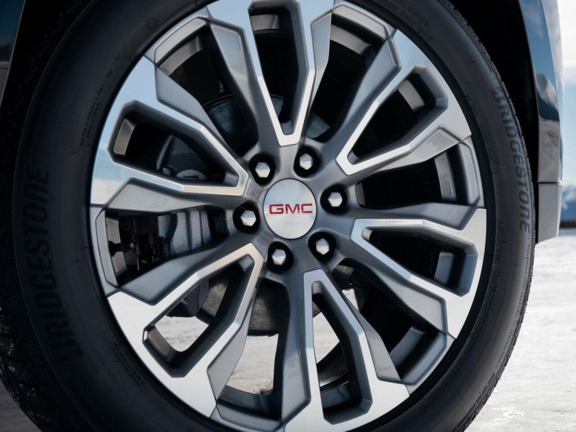 GMC Yukon Denali 2023