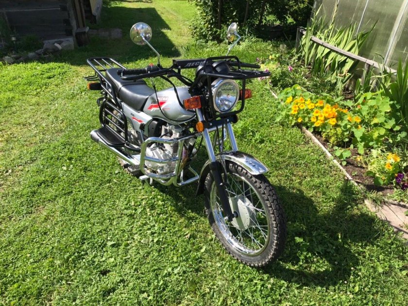 Мотоцикл десна