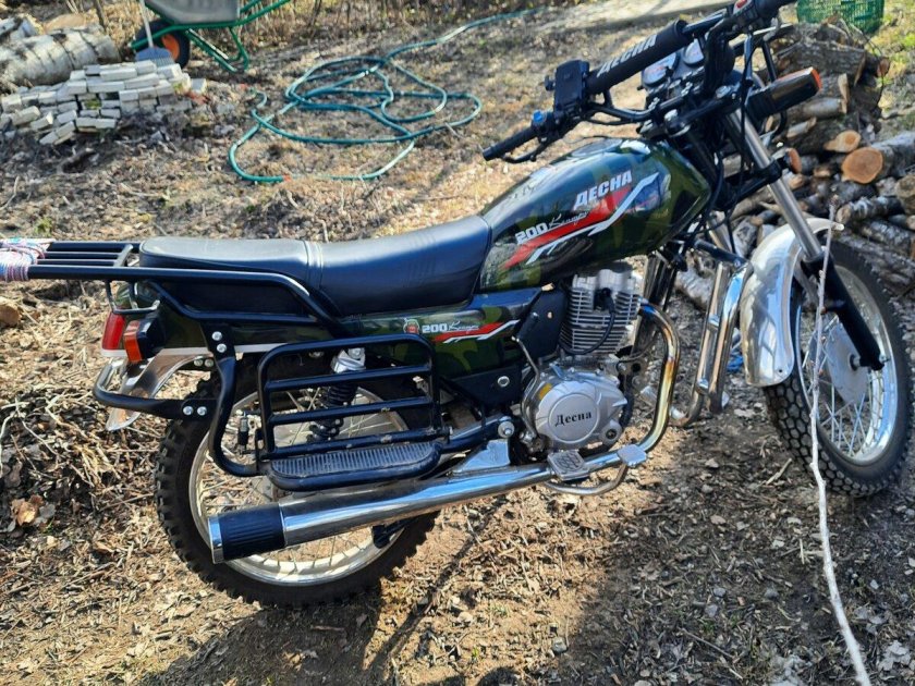 Мотоцикл десна