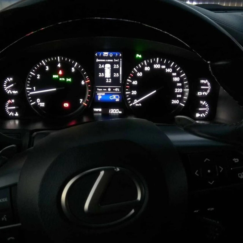 За рулем Lexus LX 570